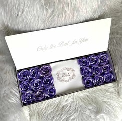 تصویر باکس گل ربانی و پول با دیزاین گل عروس طبیعی 