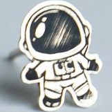 تصویر پیرسینگ نقره فضانورد 