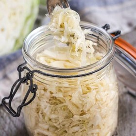 تصویر ساورکرات کلم سفید یک کیلویی White cabbage sauerkraut
