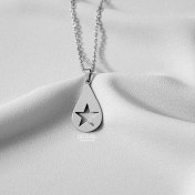 تصویر گردنبند Conan Gray 