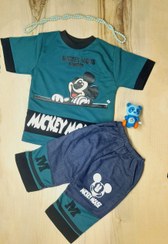 تصویر تیشرت و شلوارک رنگ سبز طرح لی میکی موس Green t-shirt and shorts with Mickey Mouse design