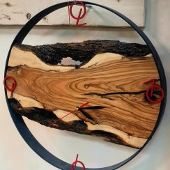 تصویر ساعت روستیک چوب زیتون 