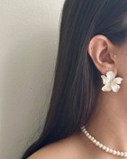 تصویر گوشواره گل صدفی 5 برگ 