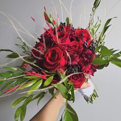 تصویر دسته گل رز قرمز فرمالیته 