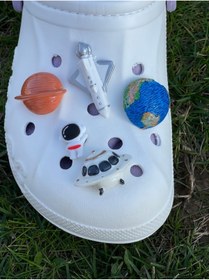 تصویر هدیه مفهومی کراکس اورجینال سفید Crocs spaceship 