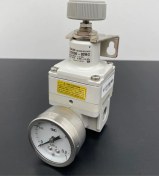 تصویر رگلاتور دقت بالا SMC سایز 1/4 اینچ - IR2000-02GB (به همراه گیج و براکت) 