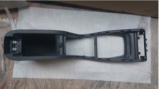 تصویر کنسول وسط مگان ۲۰۰۰ اصلی 