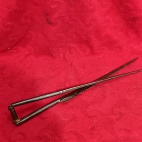 تصویر دوکارد پشم چینی میانه فولاد قاجاری 