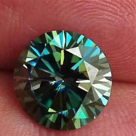 تصویر الماس موزانایت 7 رنگ درشت 14 قیراطی اصل روس 