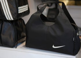 تصویر کیف زنانه مت دار 