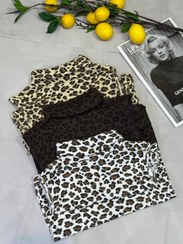 تصویر تاپ یقه اسکی پلنگی - سفید 