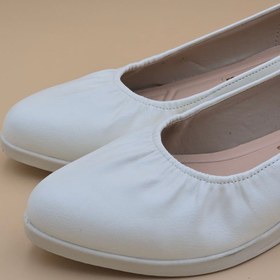 تصویر صندل زنانه کرم 