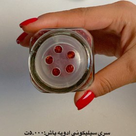 تصویر شیشه مک‌کارتی درب فلزی و استند پلکسی و لیبل 