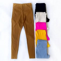 تصویر لگ ورزشی زنانه اسپندکس پشت چین‌دار 