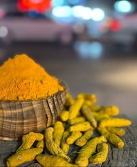 تصویر پودر زردچوبه هندی Indian turmeric powder