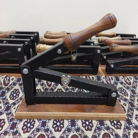 تصویر گردو شکن آپارتمانی 