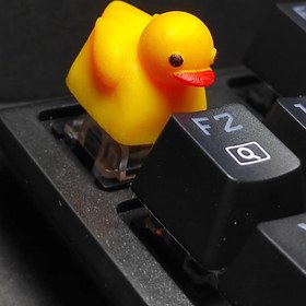 تصویر دکمه کیبورد مکانیکال کیکپ مدل اردک duck mechanical keycap