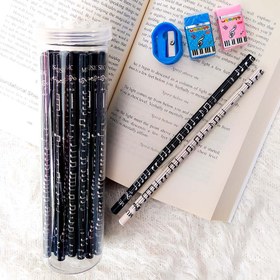 تصویر مداد مدل نت زمینه مشکی 