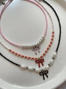 تصویر گردنبند پاپیونی رنگی – استایل دخترونه و خاص 