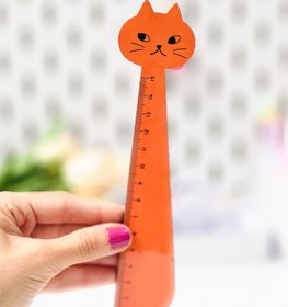 تصویر خط کش چوبی طرح ابزار (آچار، چکش و اره) 