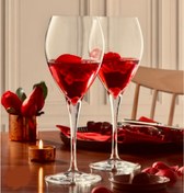 تصویر گیلاس پاشاباغچه طرح 445 مونتی کارلو کد 440088توضیح کوتاه وایرال گیلاس پاشاباغچه مدل مونتی کارلو 445 یک انتخاب شیک و خوش‌دست برای سرو انواع نوشیدنی‌هاست. شیشه شفاف، کیفیت عالی و طراحی کلاسیک باعث شده این لیوان در هر میز پذیرایی بدرخشد. مناسب خانه، مهمانی و کافی‌شاپ‌ها. 