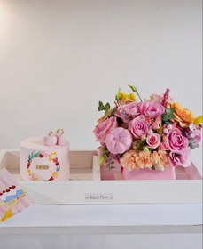 تصویر باکس گل و کیک صورتی 