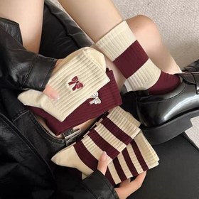 تصویر جوراب زرشکی 