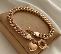 تصویر دستبند ژوپینگ طرح کارتیر با آویز قلب ابکاری طلا 