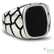 تصویر انگشتر مردانه نقره طرح دژ با عقیق سیاه 