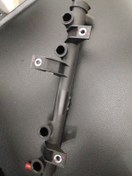 تصویر ریل سوخت پژو 1800پلاستیکی مدل بالایی 1800