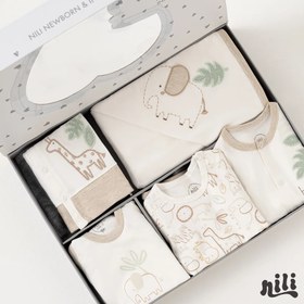 تصویر ست نوزادی ۱۳ تکه نیلی طرح زرافه مناسب ۰ تا ۳ ماه 