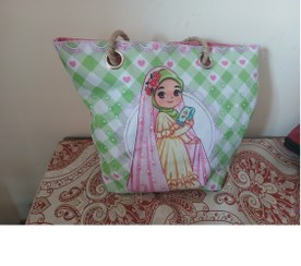 تصویر کیف نماز دخترانه .‌پارچه دیبا پشت فوم‌ Bag