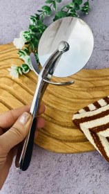 تصویر کاتر پیتزا یا پیتزابر Pizza cutter or pizza cutter