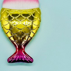 تصویر براش ناخن طرح ماهی کوچک - زرد Nail brush