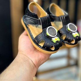 تصویر کفش صندل بچه گانه اسپرت مناسب روزمره و تابستانی مدل چراغدار Children's sports sandal shoes, suitable for everyday and summer, model with lights