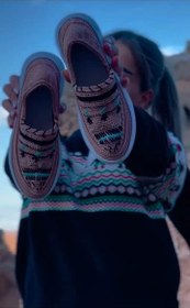 تصویر گیوه زیره پیو گلدوزی شده 