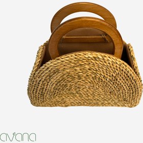 تصویر کیف حصیری با دسته چوبی 