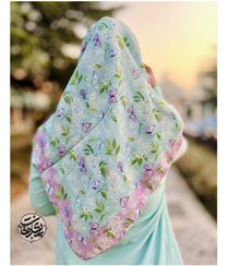 تصویر روسری سبز پروانه بنفش 