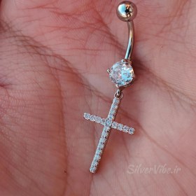تصویر پیرسینگ ناف صلیب طرح آویزی 
