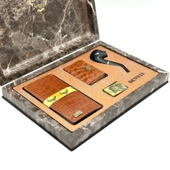 تصویر ست هدیه مردانه لاکچری LEA046 | فندک و پیپ + کیف کارتی و کیف کتی 