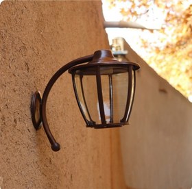 تصویر چراغ دیواری فلزی مسی 