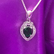 تصویر گردنبند نقره زنانه با زمردسنتتیک بدون زنجیر 