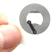 تصویر تگ NFC سکه‌ای قطر ۲۵ میلی‌متر فرکانس ۱۳.۵۶ مگاهرتز 