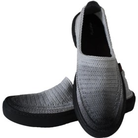 تصویر گیوه هایلایت طوسی با زیره ی مشکی 