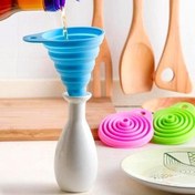 تصویر قیف تاشو سیلیکونی آشپزخانه 