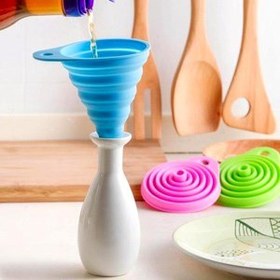 تصویر قیف تاشو سیلیکونی آشپزخانه 