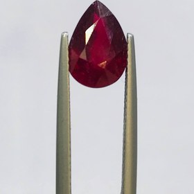 تصویر نگین یاقوت سرخ سایز 11*8 