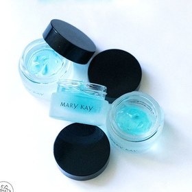 تصویر ژل خنک کننده دور چشم 