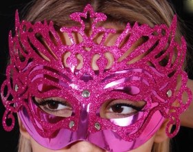 تصویر نقاب بالماسکه زنانه با رنگبندی و طرح بندی متنوع بسیار جذاب و خاص masquerade mask