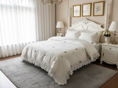 تصویر ست روتختی ۷ تکه دو نفره طرح توتفرنگی و پاپیون 